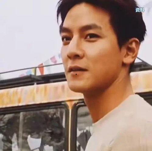 吴彦祖吃饭搞笑图